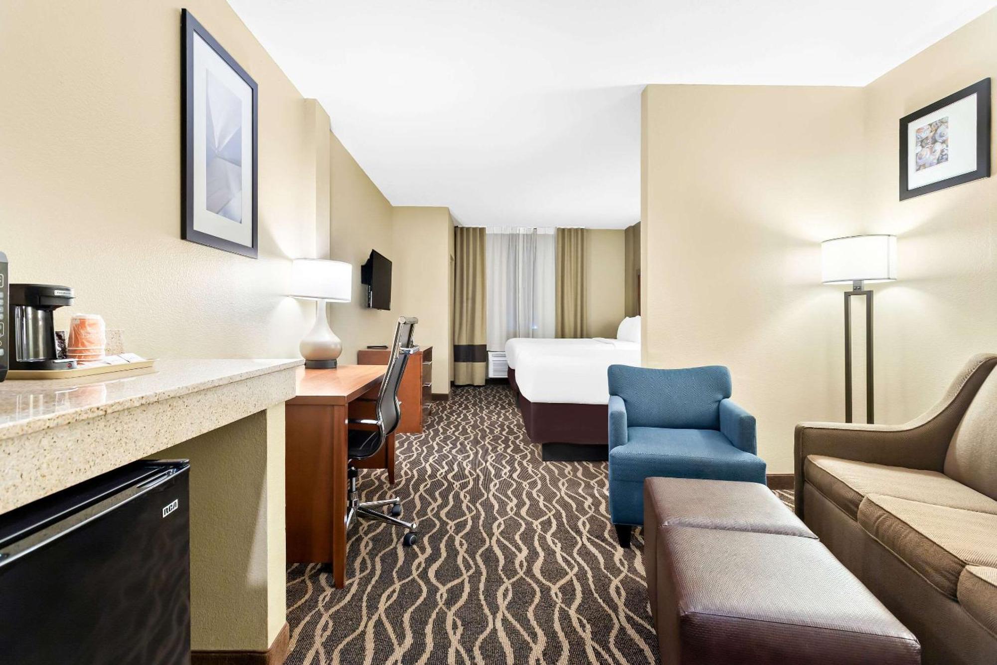 Comfort Tampa Airport North 3* West Chase