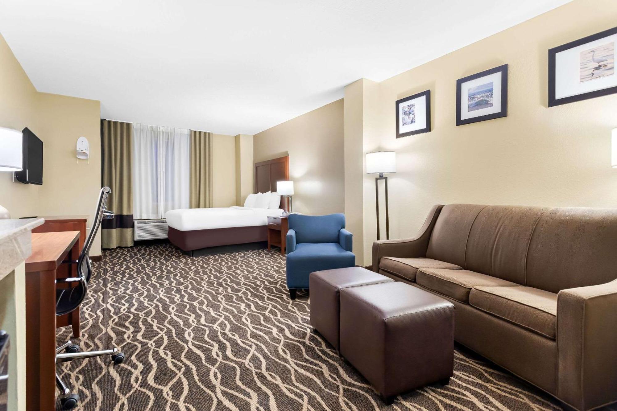 Comfort Tampa Airport North 3* West Chase