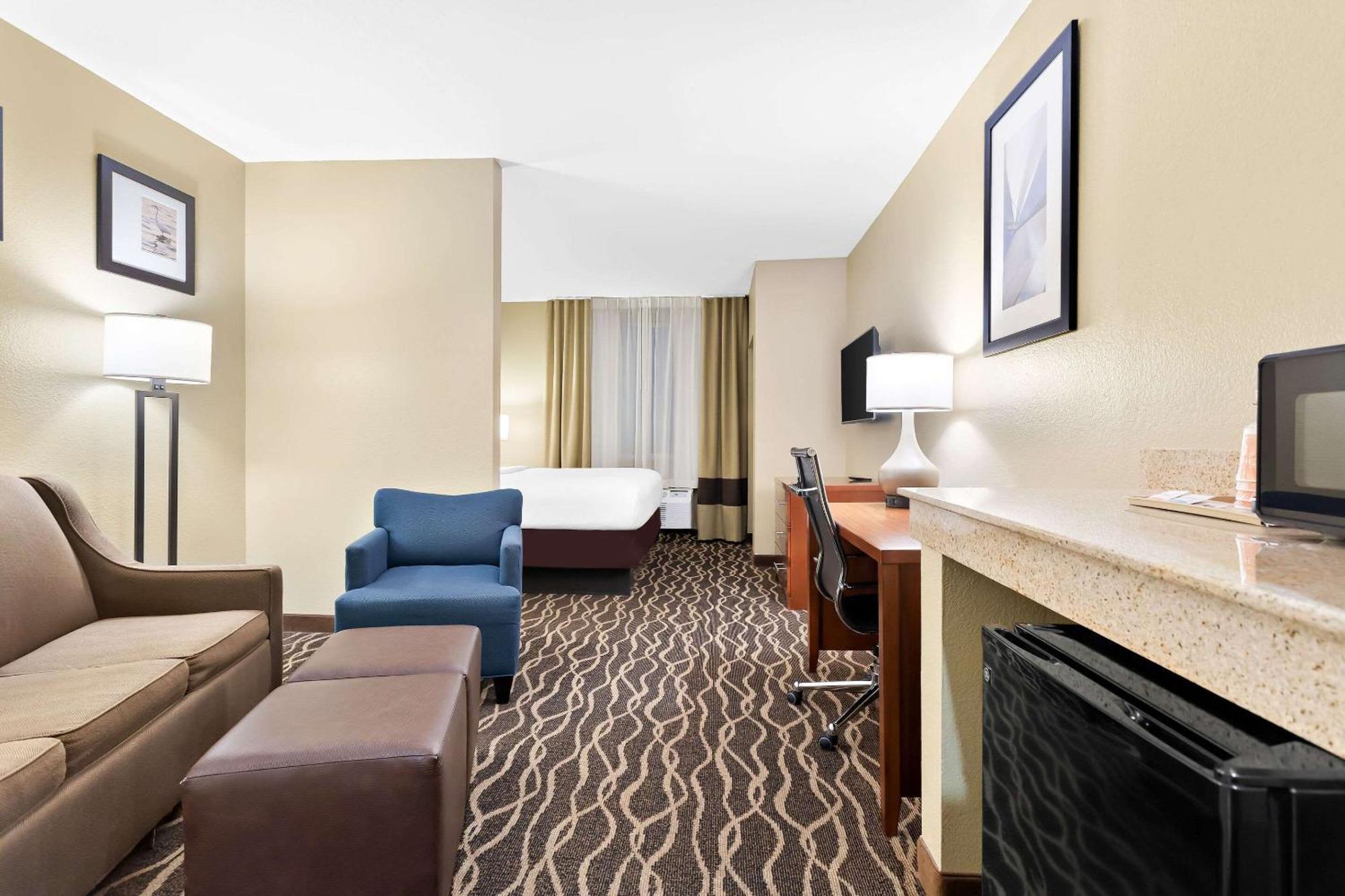 Comfort Tampa Airport North West Chase