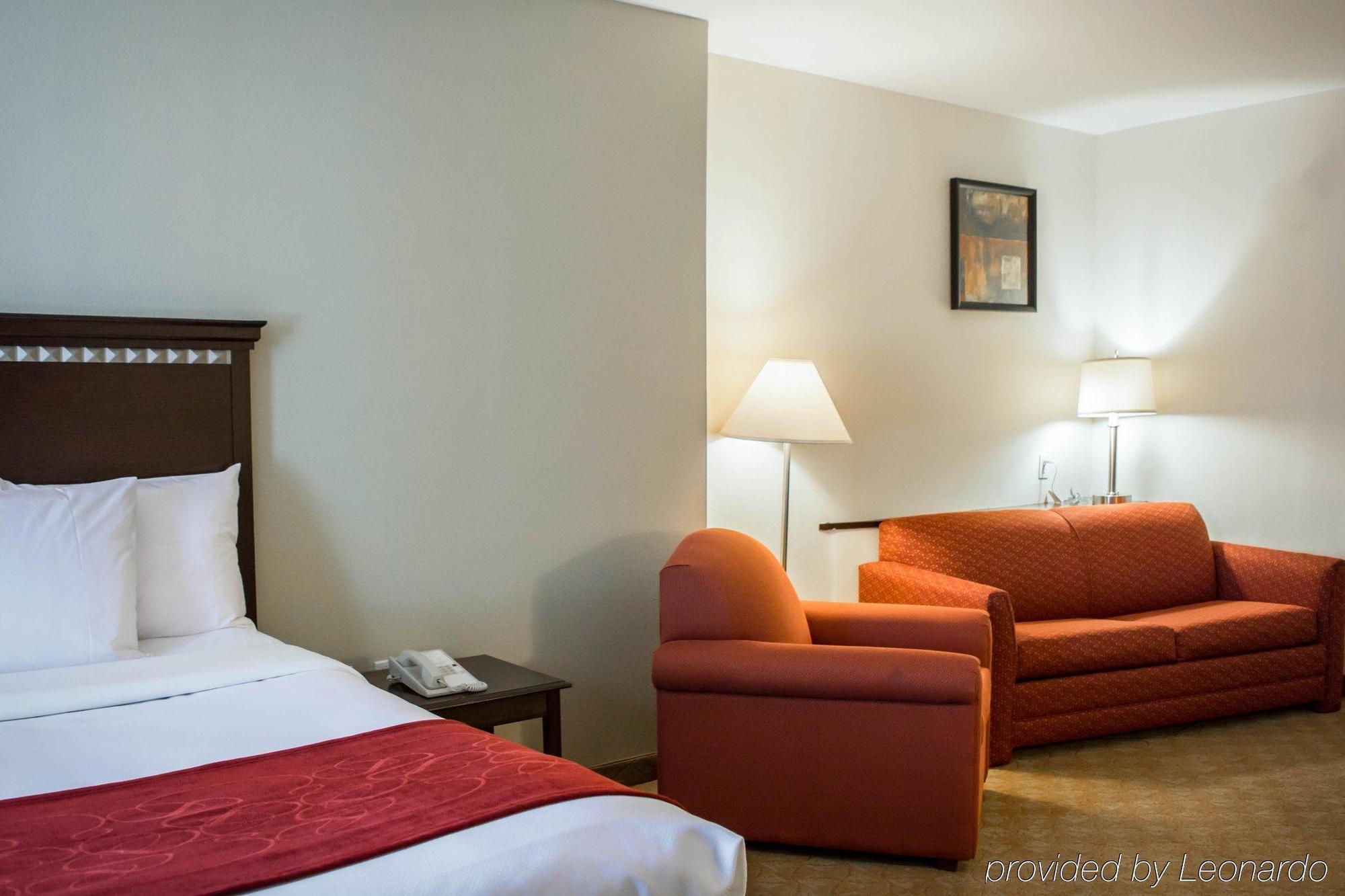 Comfort Tampa Airport North 3* West Chase