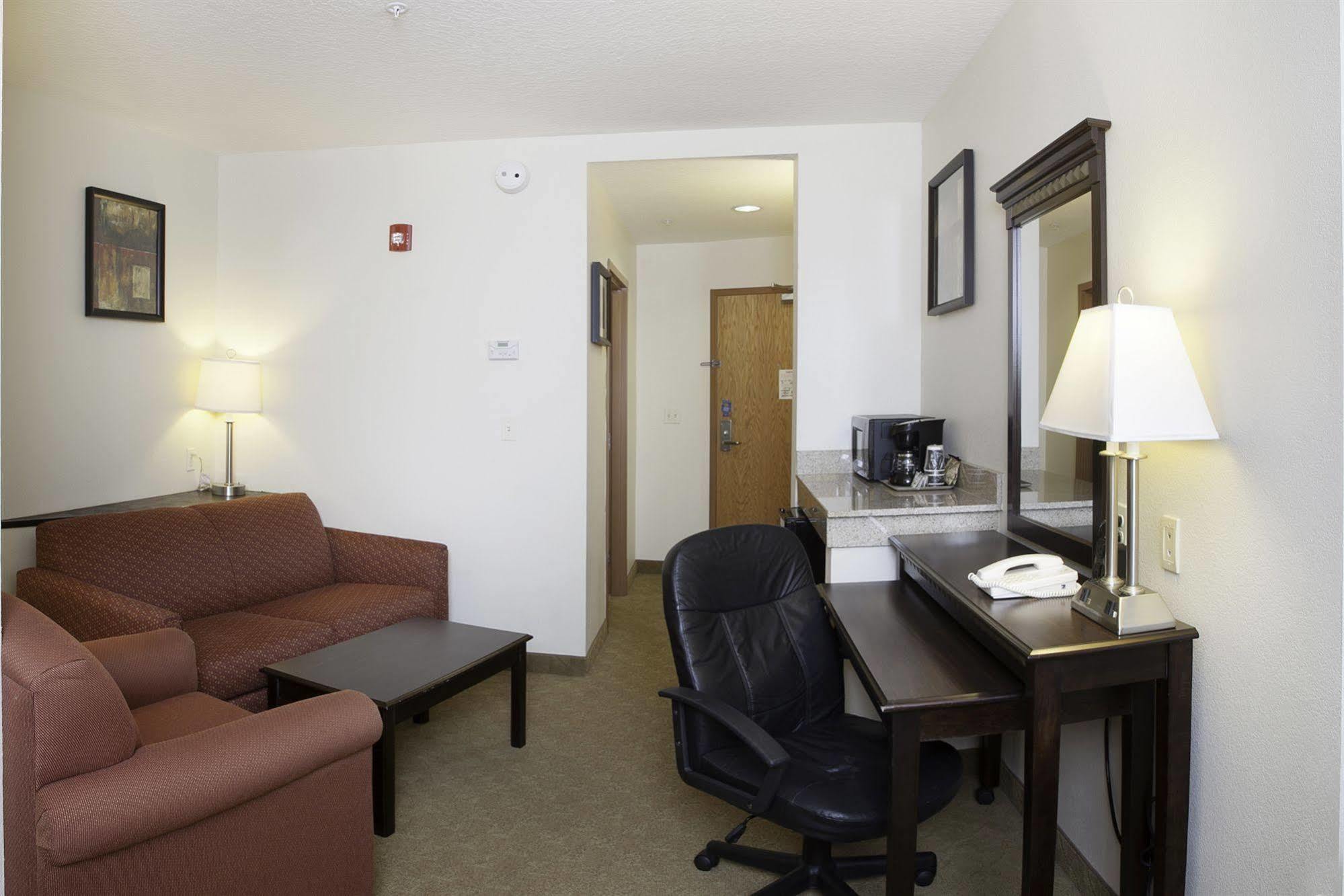 Comfort Tampa Airport North 3* West Chase